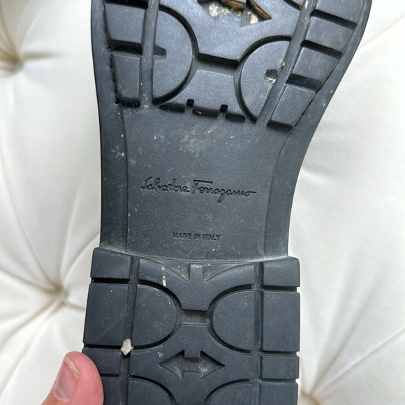 Ferragamo loafers, size 8 1/2 - Picture 4 of 6